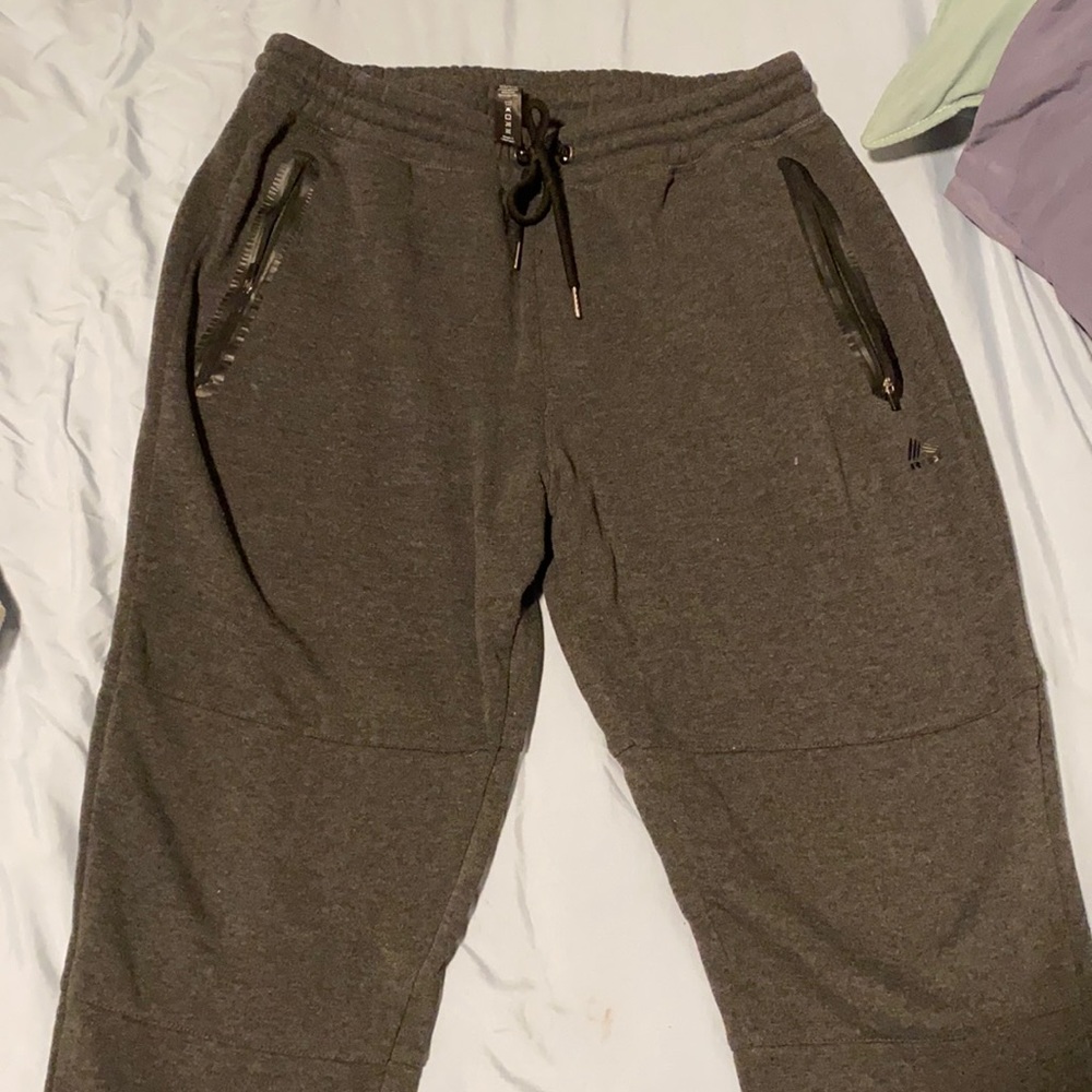 Comfortable joggers zip pockets and a back pocket